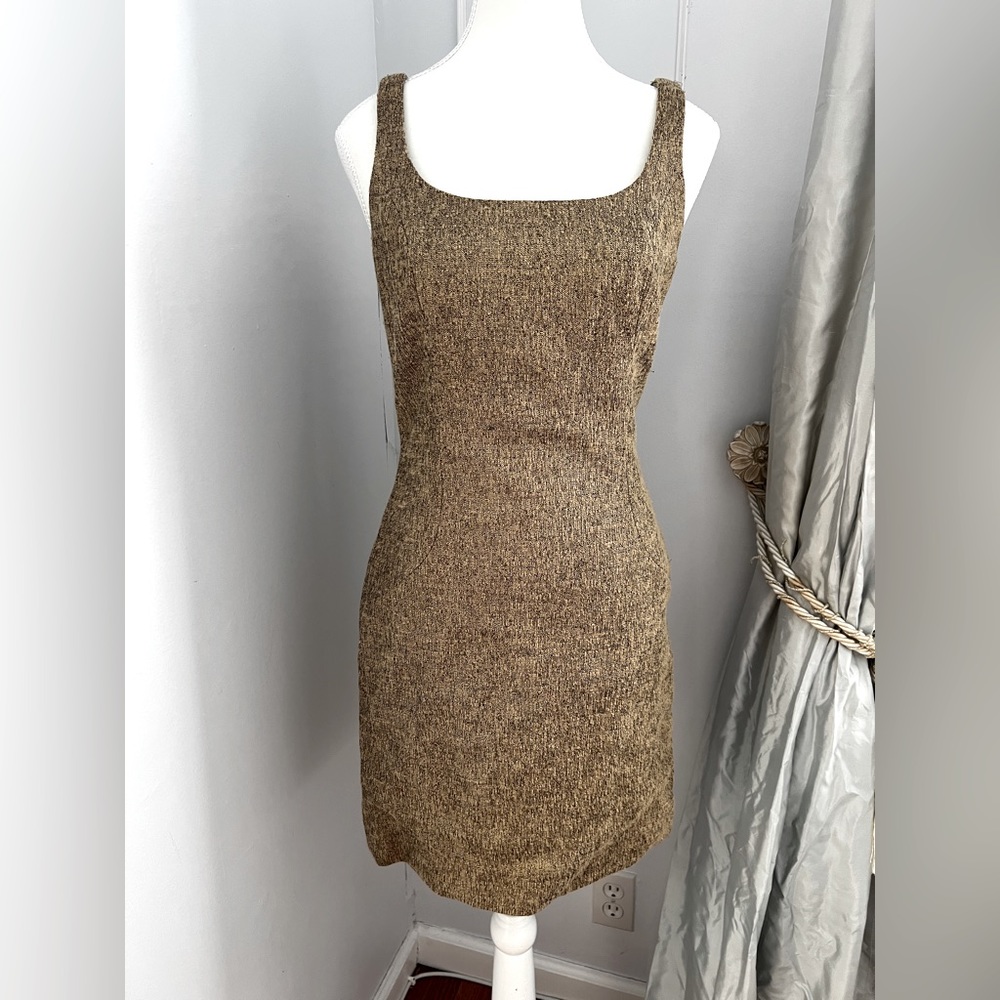 100% silk Roland Nivelais scoop neck dress with gold threading size 6